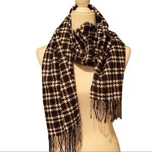 Preston & York Houndstooth Black & White Scarf